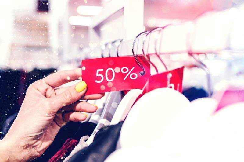 Les pièces incontournables pour un vestiaire chic en toute saison