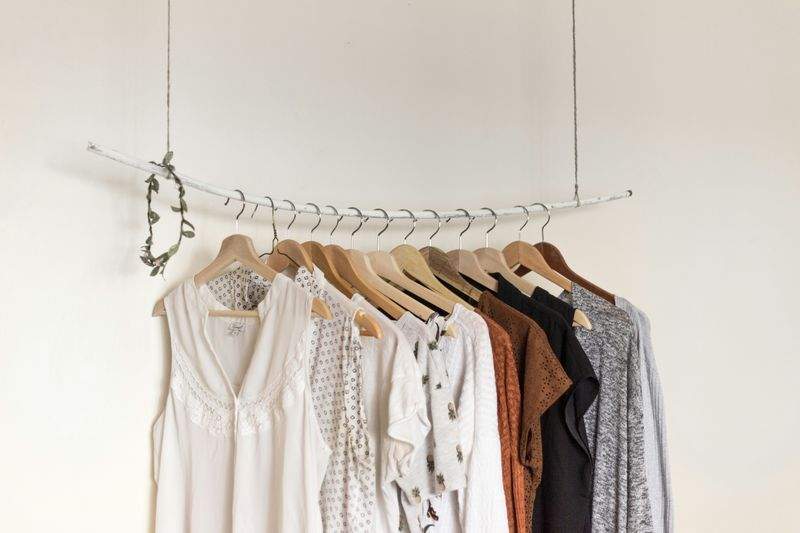 Installation de penderies et accessoires